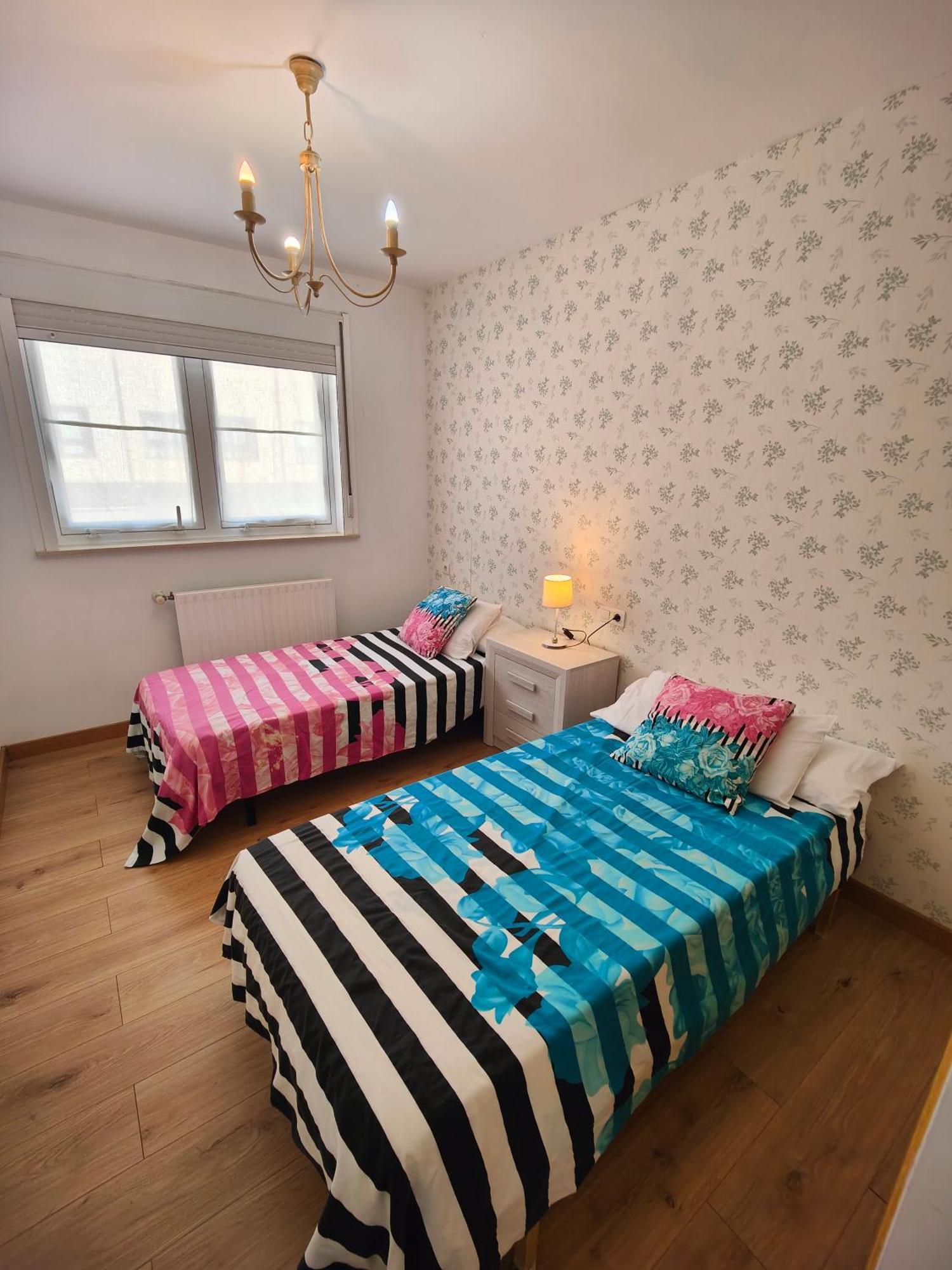Chalet Con Wifi , Ps4 , Garaje, 5 Dormitorios, 3 Banos, Σαντιάγο ντε Κομποστέλα Εξωτερικό φωτογραφία